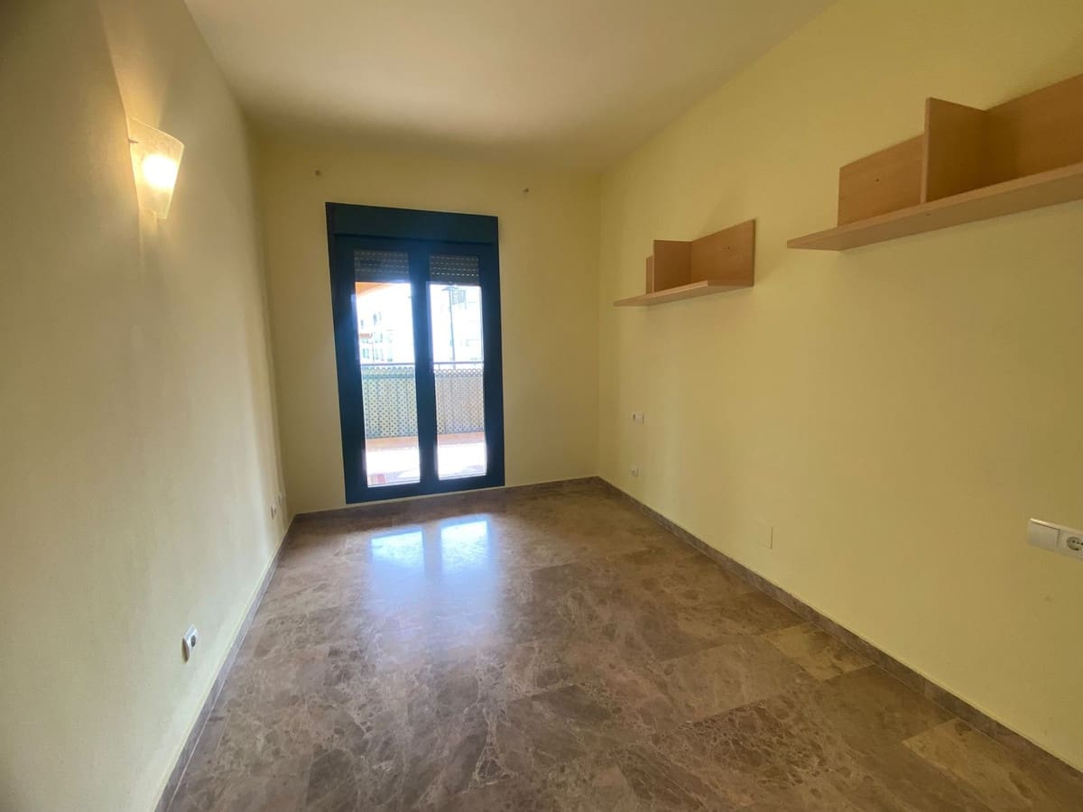 3 soveværelse Lejlighed til salg i San Pedro de Alcantara med swimmingpool garage - € 599.000 (Ref: 9965577)
