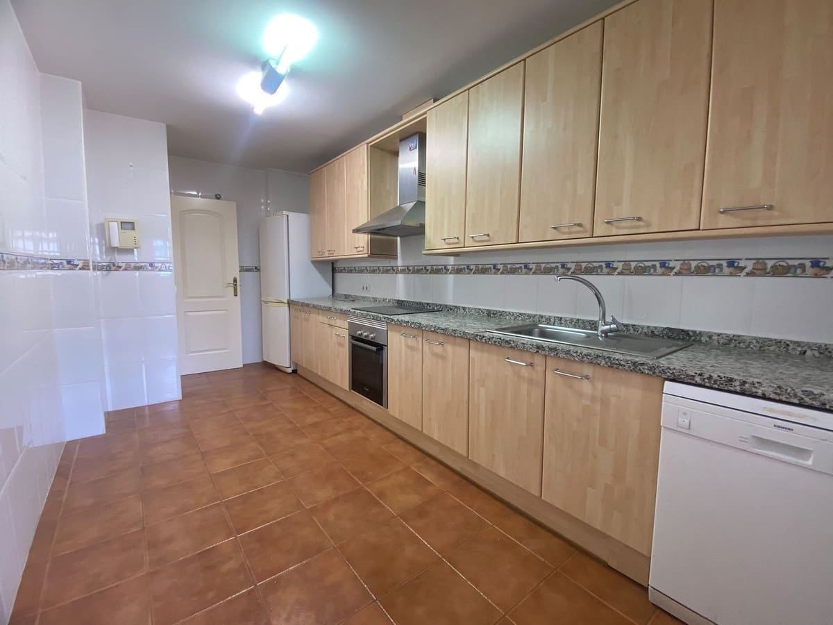 3 soveværelse Lejlighed til salg i San Pedro de Alcantara med swimmingpool garage - € 599.000 (Ref: 9965577)