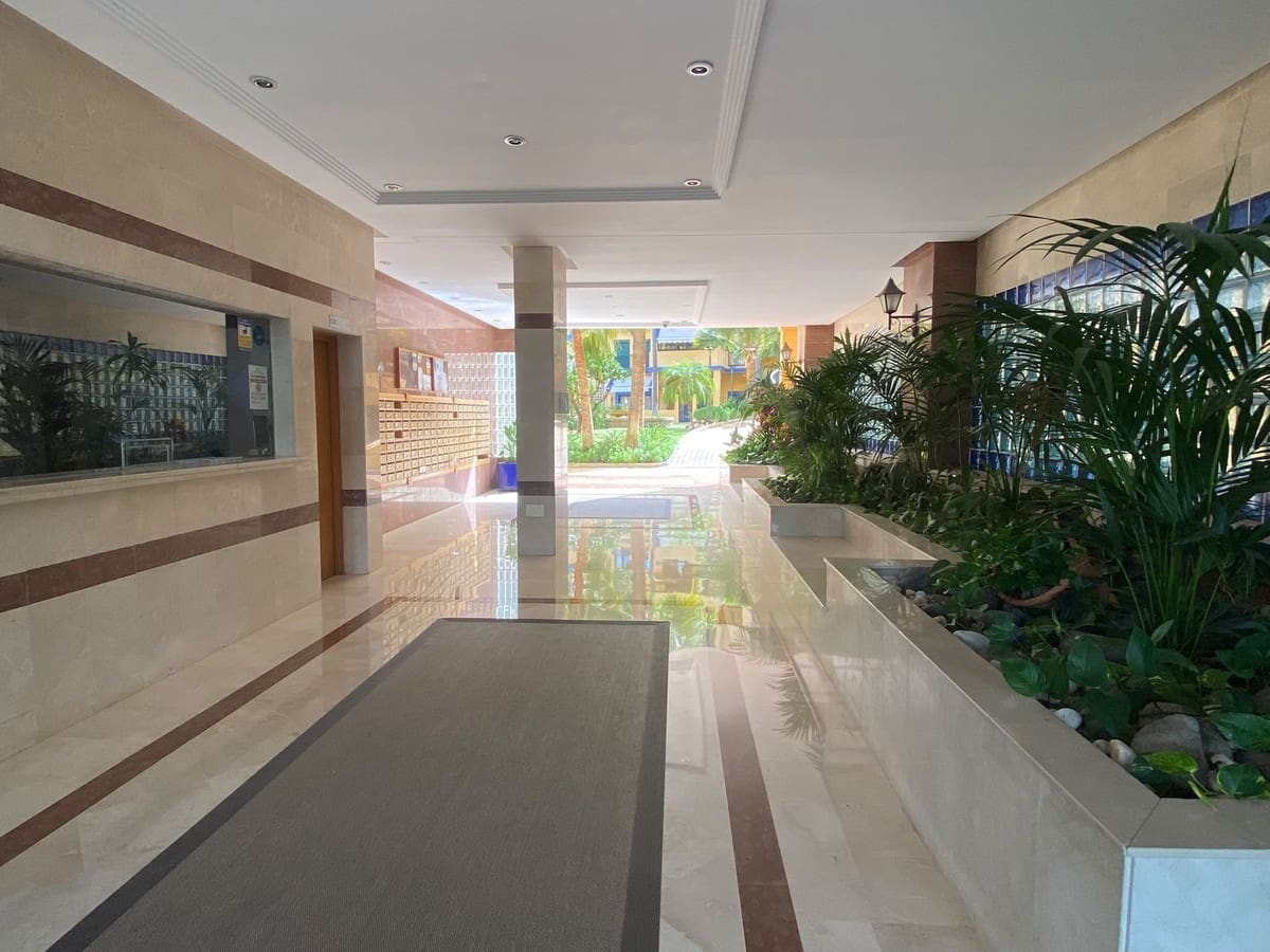 3 soveværelse Lejlighed til salg i San Pedro de Alcantara med swimmingpool garage - € 599.000 (Ref: 9965577)