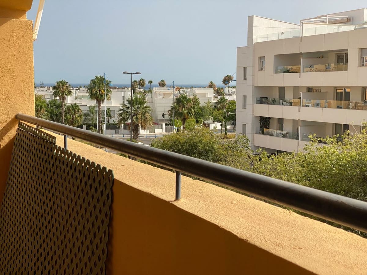 3 soveværelse Lejlighed til salg i San Pedro de Alcantara med swimmingpool garage - € 599.000 (Ref: 9965577)