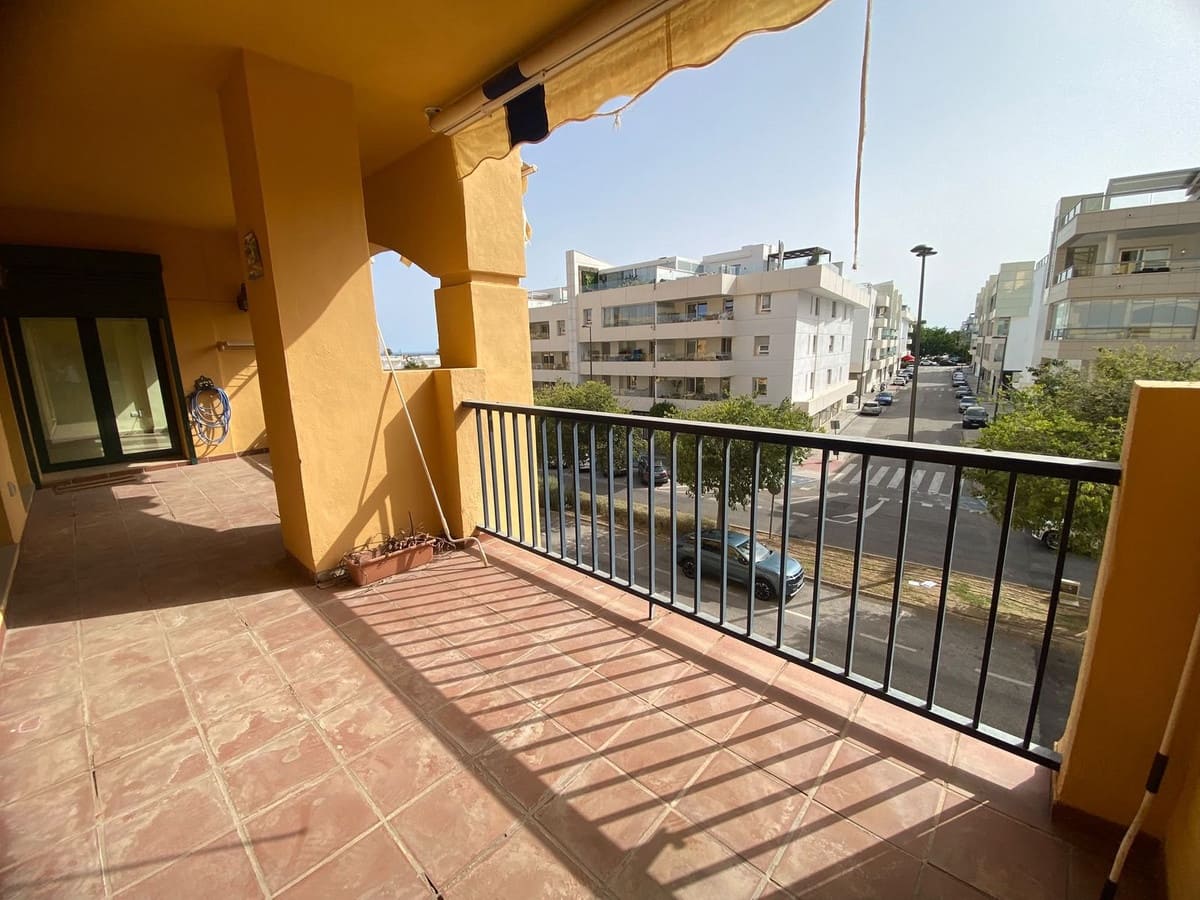 3 soveværelse Lejlighed til salg i San Pedro de Alcantara med swimmingpool garage - € 599.000 (Ref: 9965577)