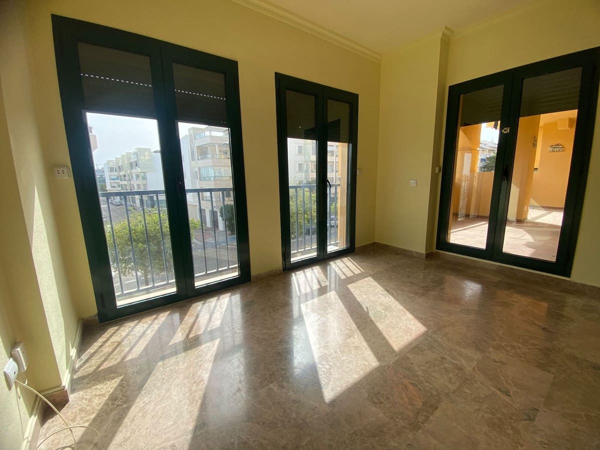3 soveværelse Lejlighed til salg i San Pedro de Alcantara med swimmingpool garage - € 599.000 (Ref: 9965577)