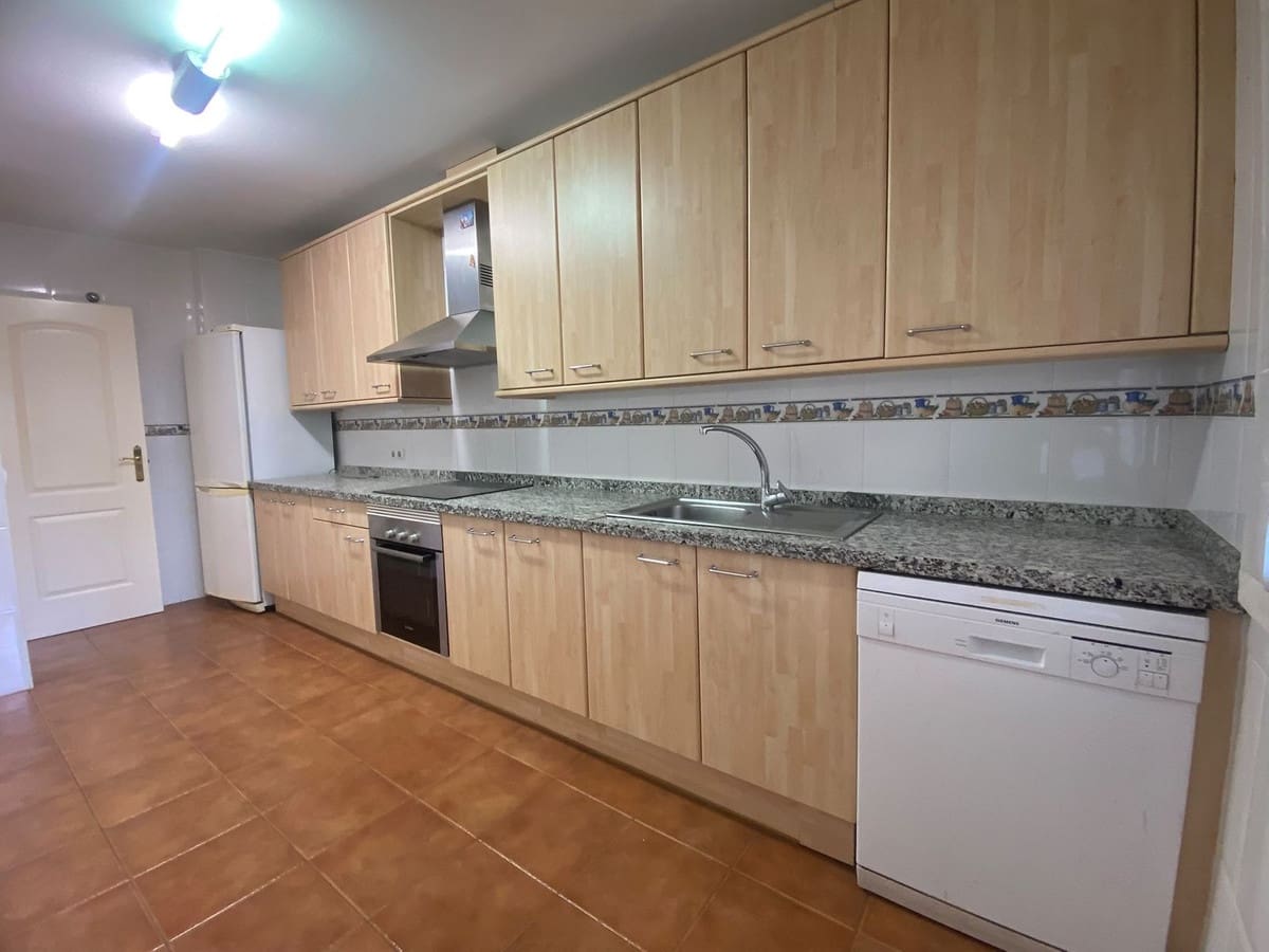 3 soveværelse Lejlighed til salg i San Pedro de Alcantara med swimmingpool garage - € 599.000 (Ref: 9965577)