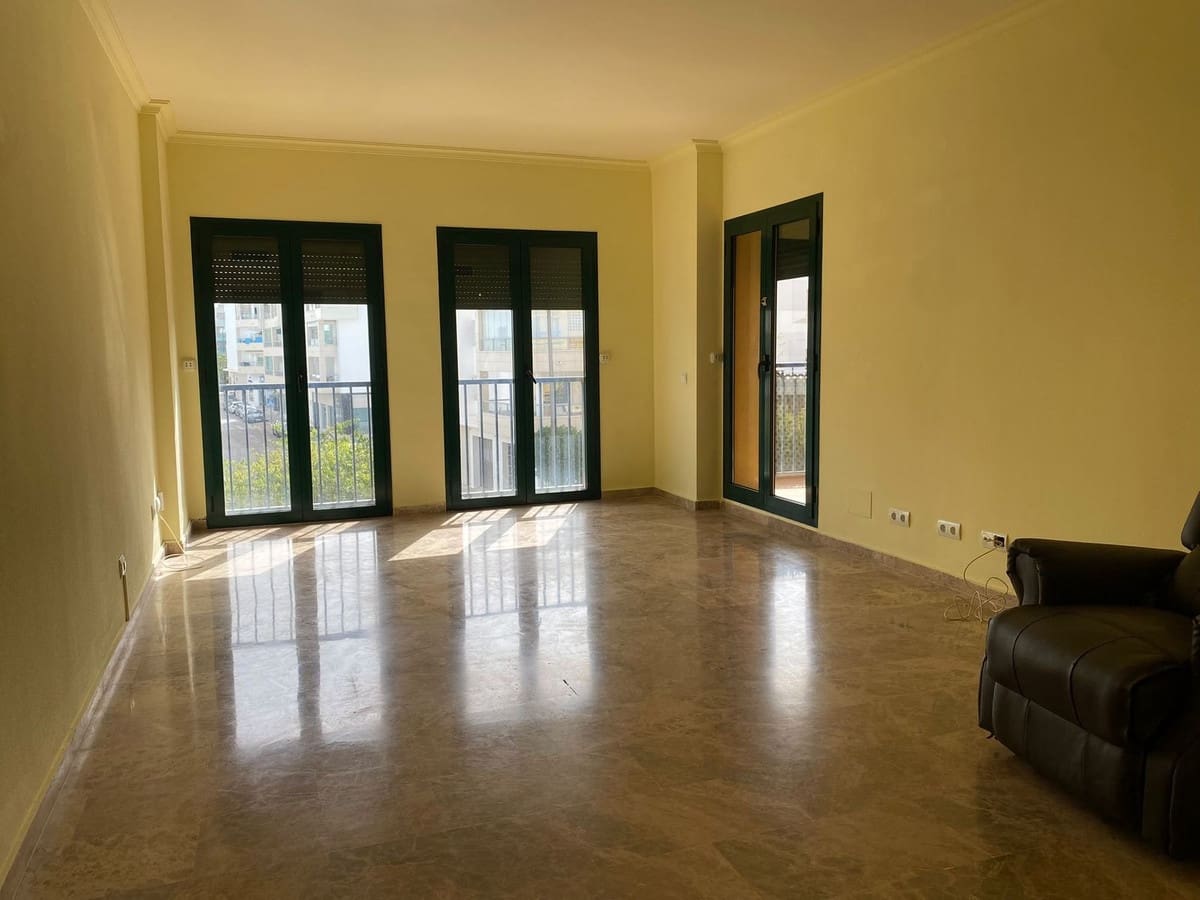 3 soveværelse Lejlighed til salg i San Pedro de Alcantara med swimmingpool garage - € 599.000 (Ref: 9965577)