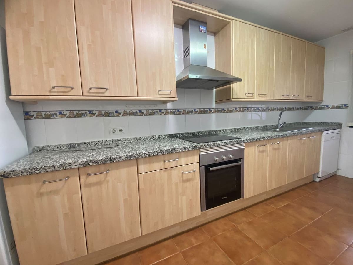 3 soveværelse Lejlighed til salg i San Pedro de Alcantara med swimmingpool garage - € 599.000 (Ref: 9965577)
