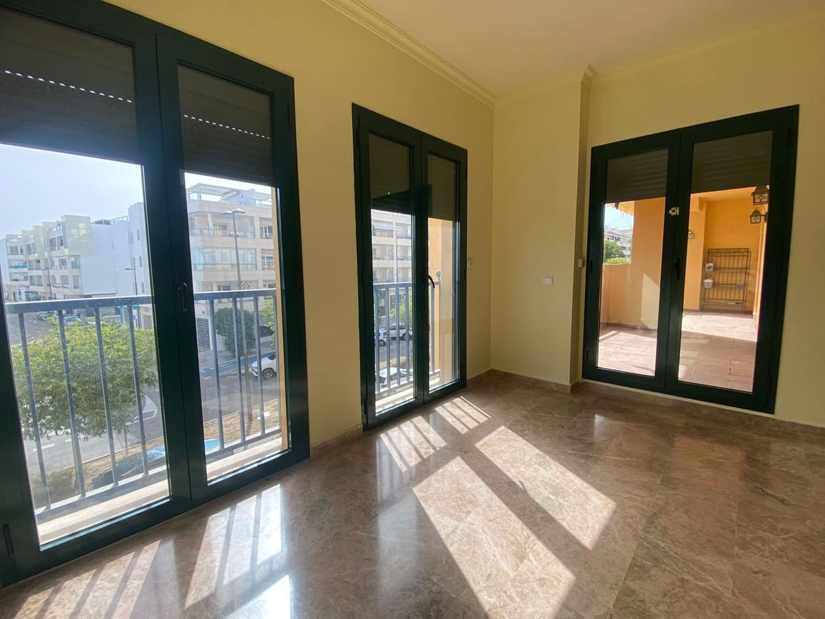 3 soveværelse Lejlighed til salg i San Pedro de Alcantara med swimmingpool garage - € 599.000 (Ref: 9965577)
