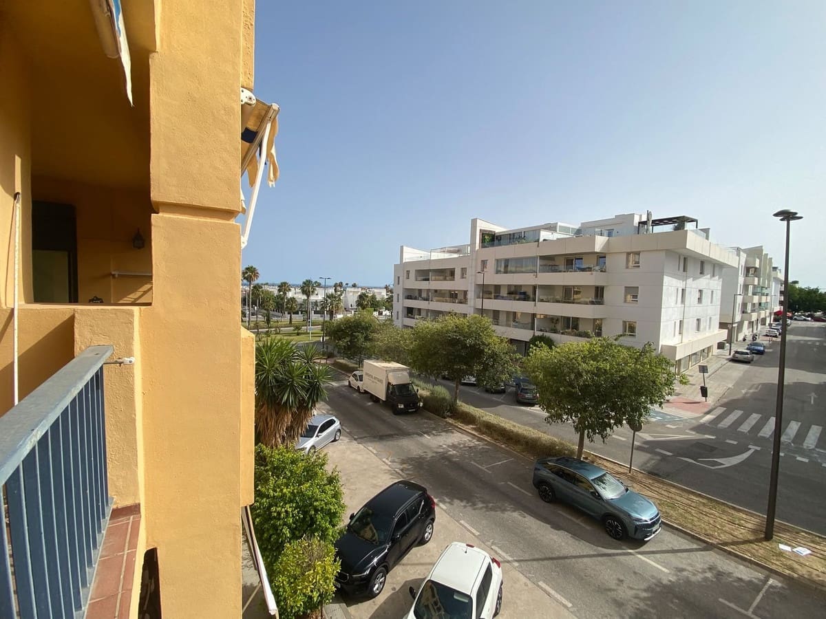3 soveværelse Lejlighed til salg i San Pedro de Alcantara med swimmingpool garage - € 599.000 (Ref: 9965577)