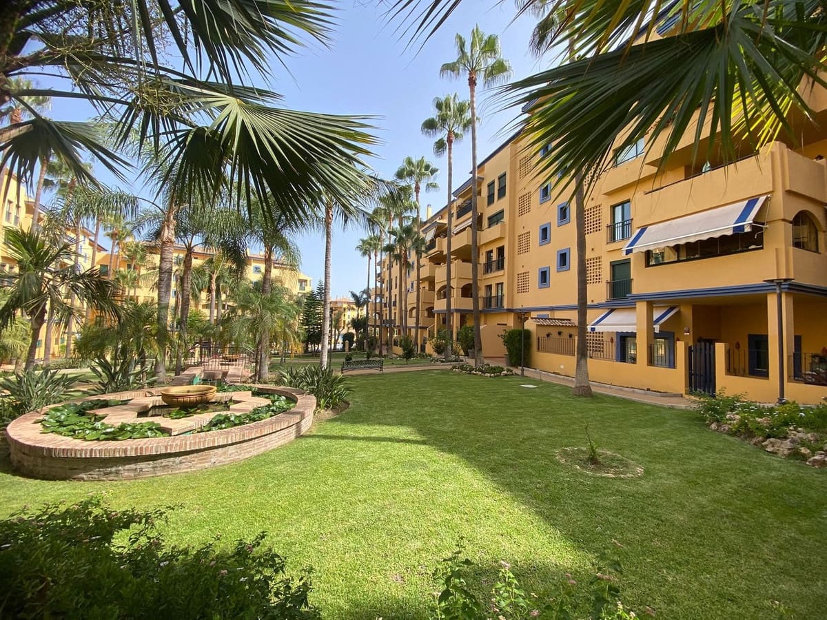 3 soveværelse Lejlighed til salg i San Pedro de Alcantara med swimmingpool garage - € 599.000 (Ref: 9965577)