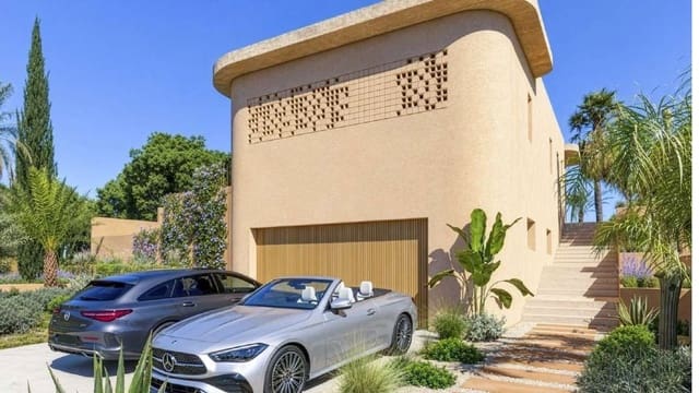 4 bedroom Villa for sale in La Marina, Elche / Elx - € 1,387,000 (Ref: 10010220)