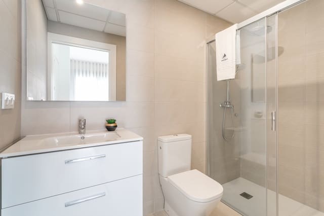 Apartamento de 2 habitaciones en Torreblanca, Torrevieja en venta con piscina - 330.000 € (Ref: 10022062)