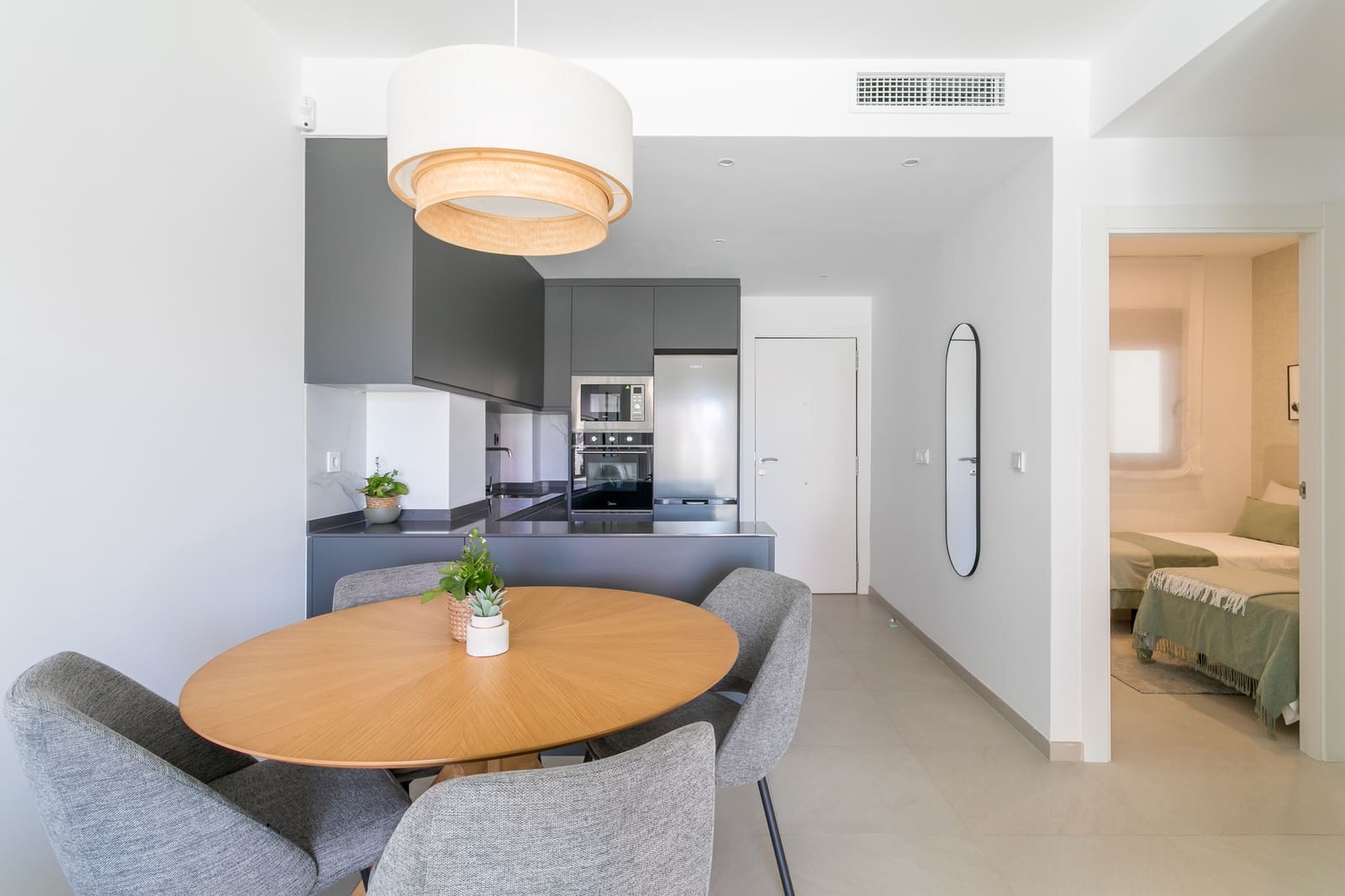 Apartamento de 2 habitaciones en Torrevieja en venta con piscina - 330.000 € (Ref: 10022062)