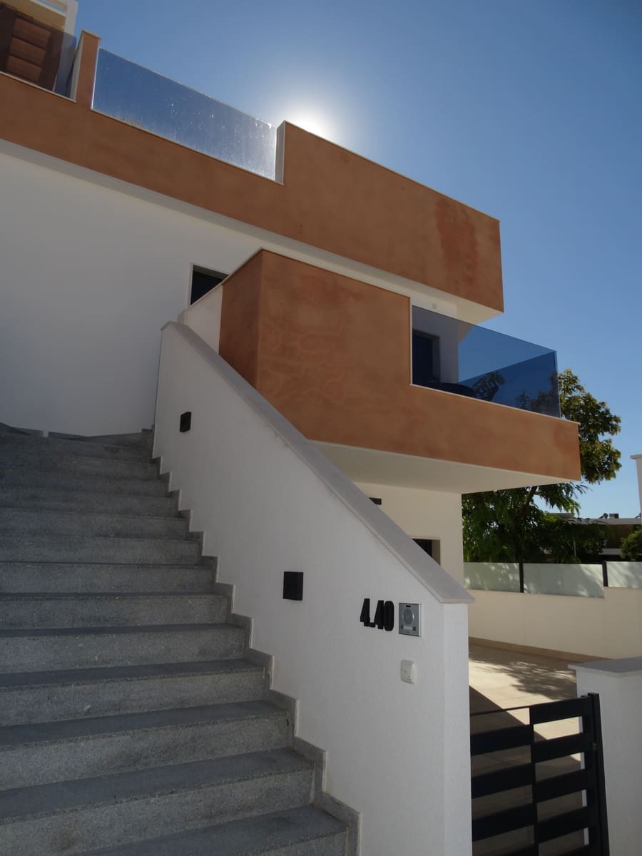 Bungalow de 3 habitaciones en Pilar de la Horadada en venta - 325.000 € (Ref: 10044384)