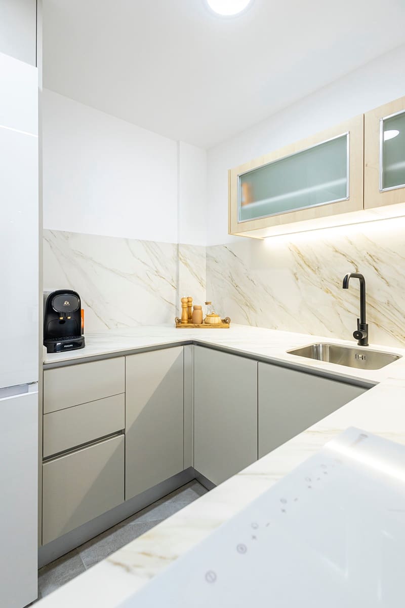 Apartamento de 2 habitaciones en Torrevieja en venta con piscina garaje - 269.000 € (Ref: 10164079)