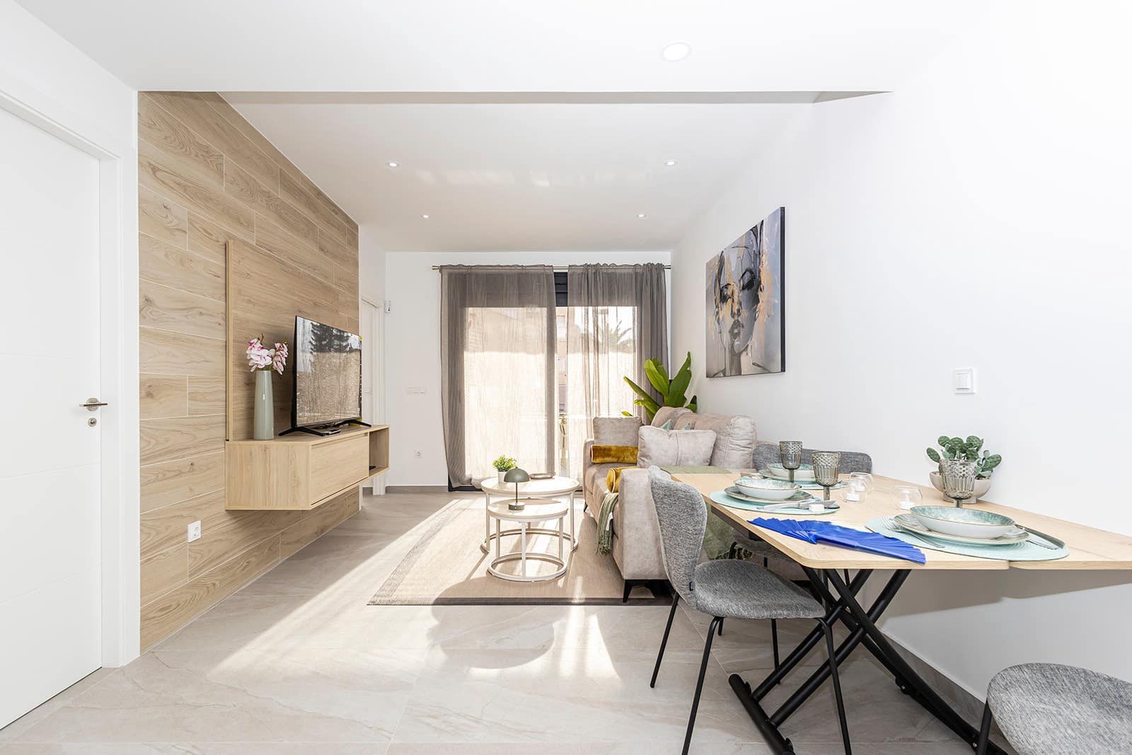 Apartamento de 2 habitaciones en Torrevieja en venta con piscina garaje - 269.000 € (Ref: 10164079)