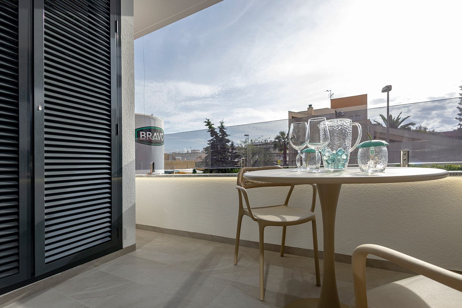 Apartamento de 2 habitaciones en Torrevieja en venta con piscina garaje - 269.000 € (Ref: 10164079)