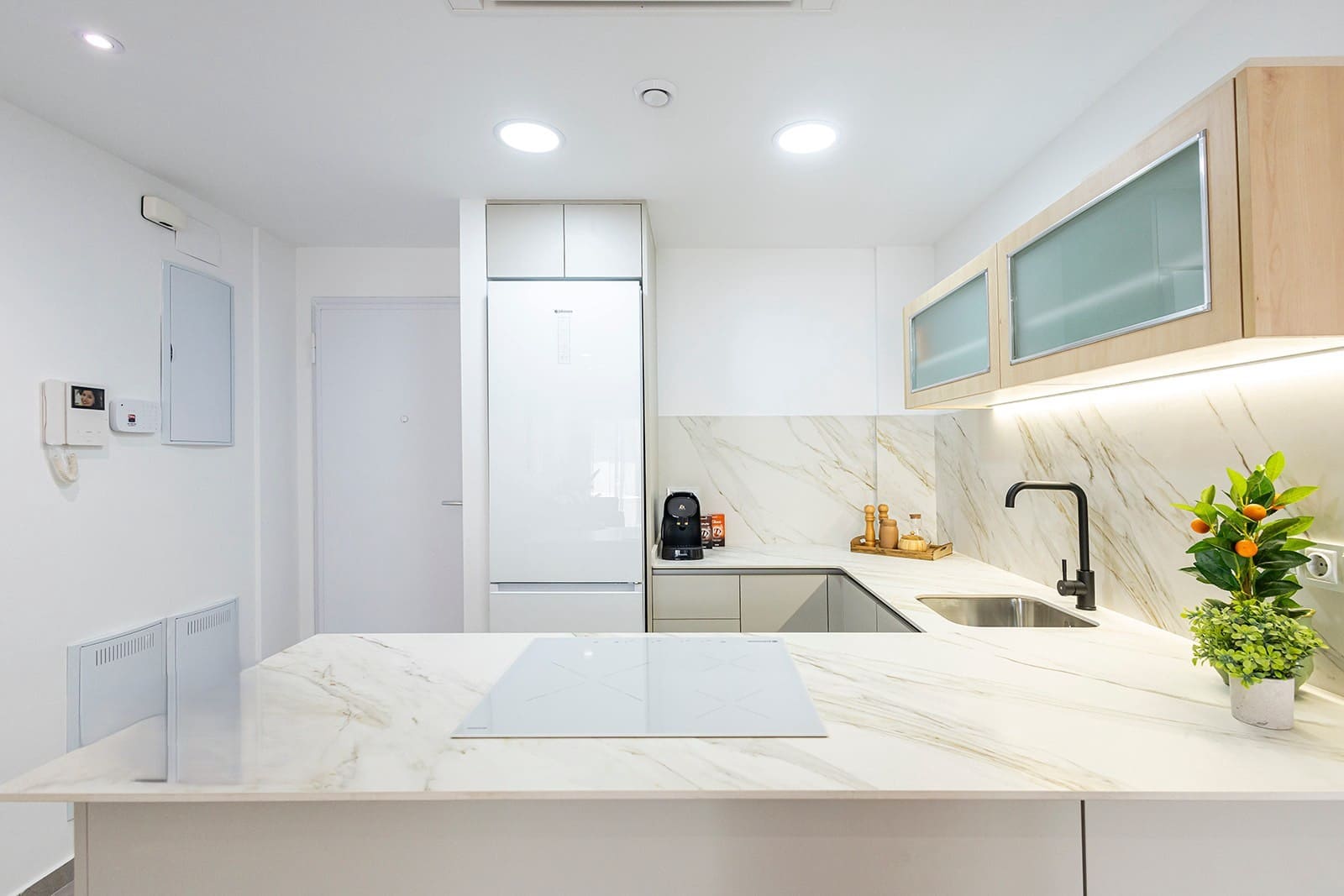 Apartamento de 2 habitaciones en Torrevieja en venta con piscina garaje - 269.000 € (Ref: 10164079)
