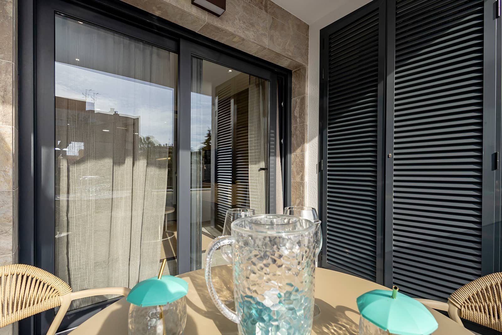 Apartamento de 2 habitaciones en Torrevieja en venta con piscina garaje - 269.000 € (Ref: 10164079)
