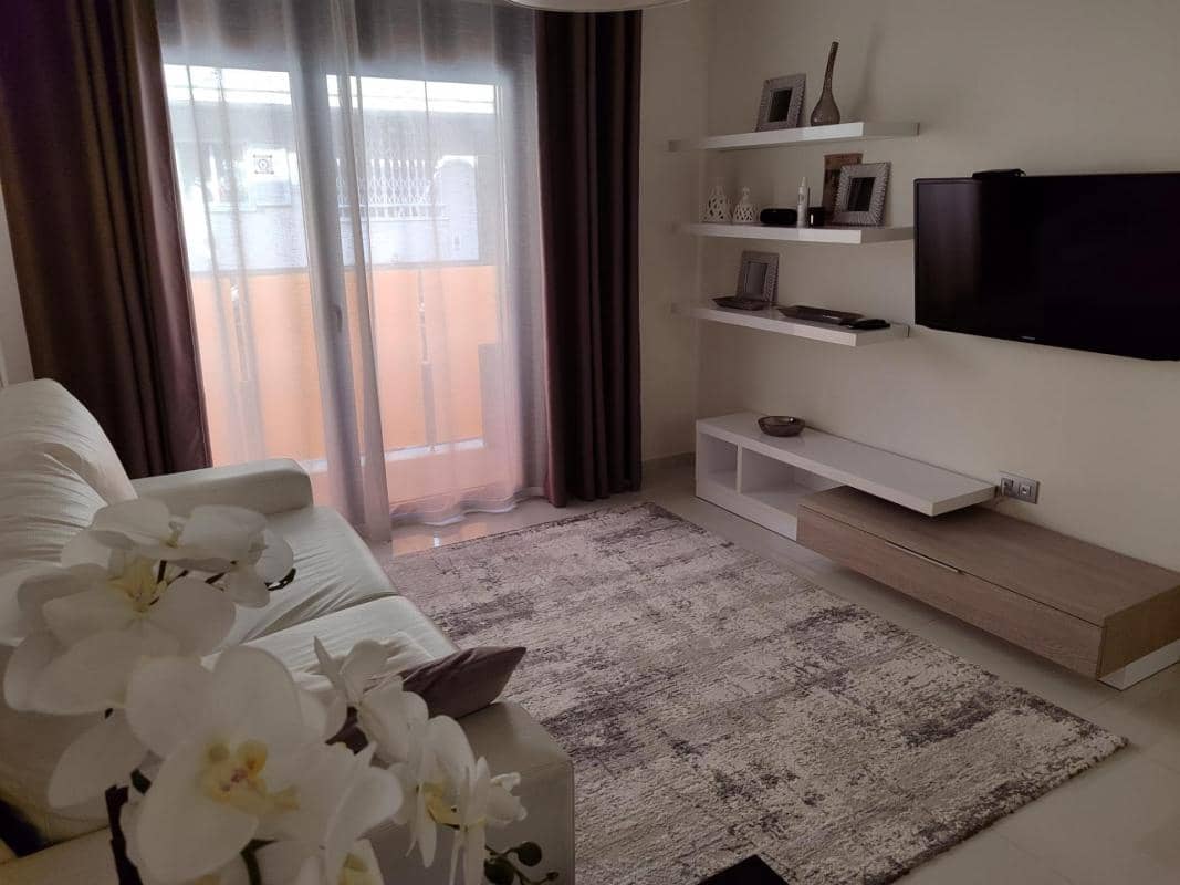 Apartment for sale in Torrevieja with pool - € 299,900 (Ref: 10181198)