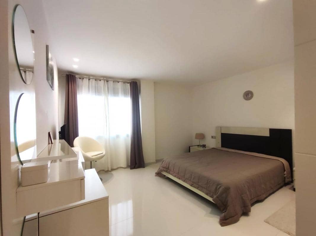 Apartment for sale in Torrevieja with pool - € 299,900 (Ref: 10181198)
