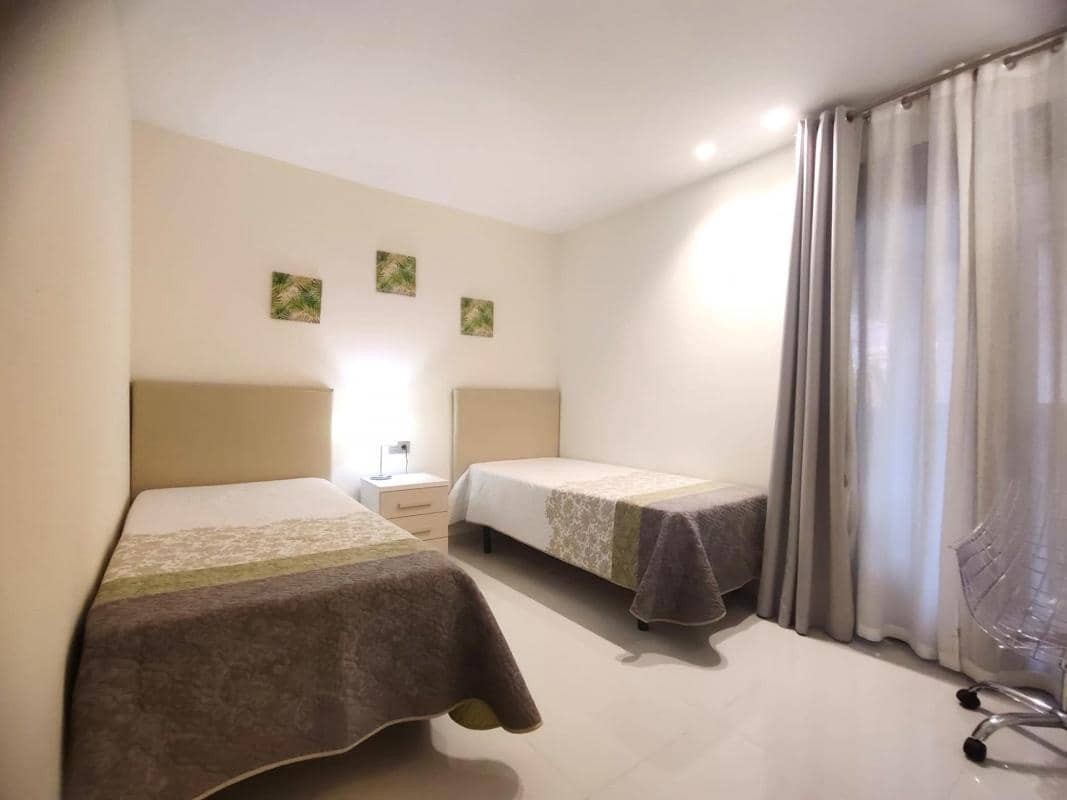 Apartment for sale in Torrevieja with pool - € 299,900 (Ref: 10181198)