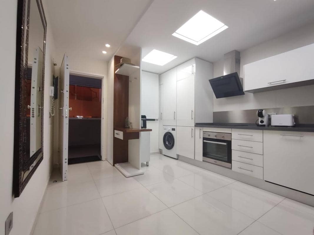 Apartment for sale in Torrevieja with pool - € 299,900 (Ref: 10181198)