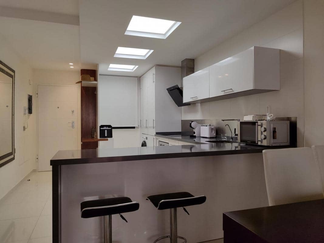 Apartment for sale in Torrevieja with pool - € 299,900 (Ref: 10181198)