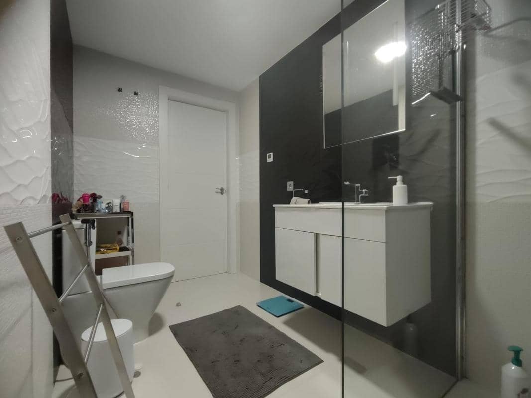 Apartment for sale in Torrevieja with pool - € 299,900 (Ref: 10181198)