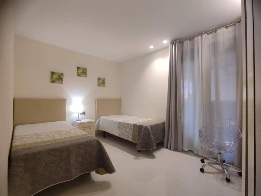 Apartment for sale in Torrevieja with pool - € 299,900 (Ref: 10181198)