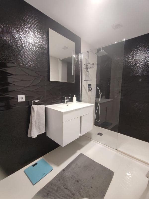 Apartment for sale in Torrevieja with pool - € 299,900 (Ref: 10181198)