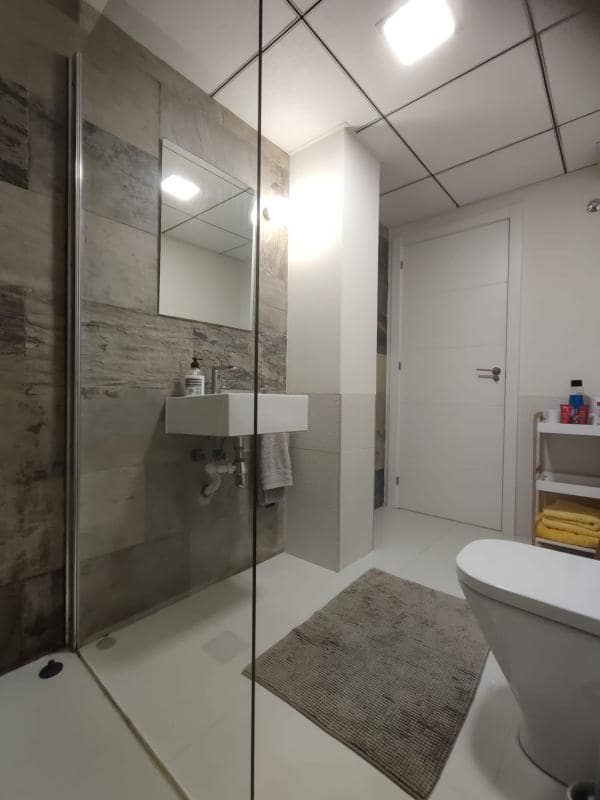 Apartment for sale in Torrevieja with pool - € 299,900 (Ref: 10181198)