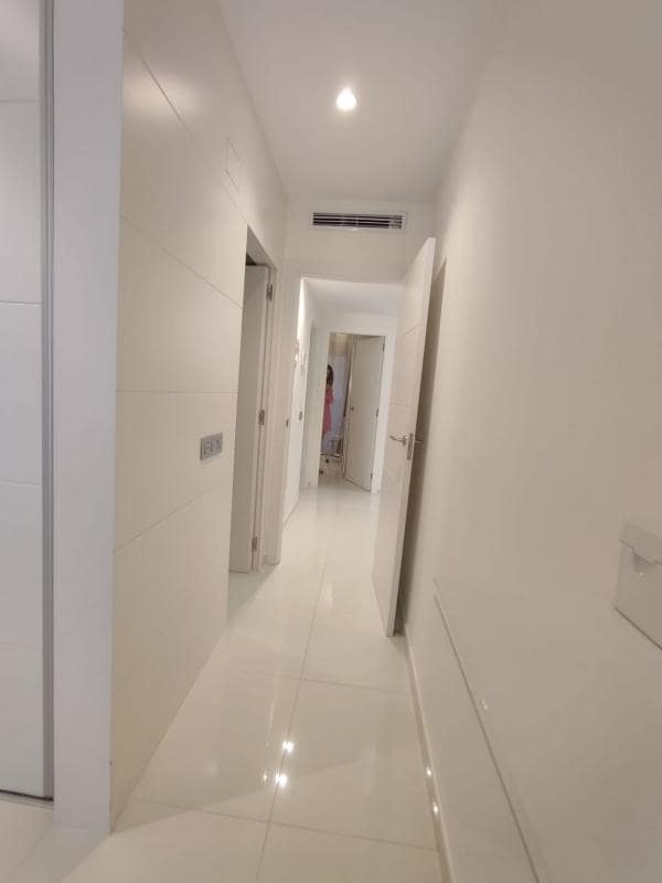 Apartment for sale in Torrevieja with pool - € 299,900 (Ref: 10181198)