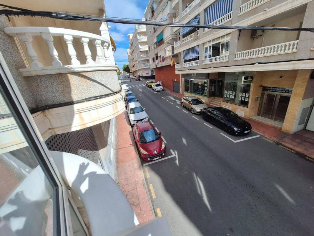 1 bedroom Apartment for sale in Torrevieja with garage - € 149,000 (Ref: 10181200)