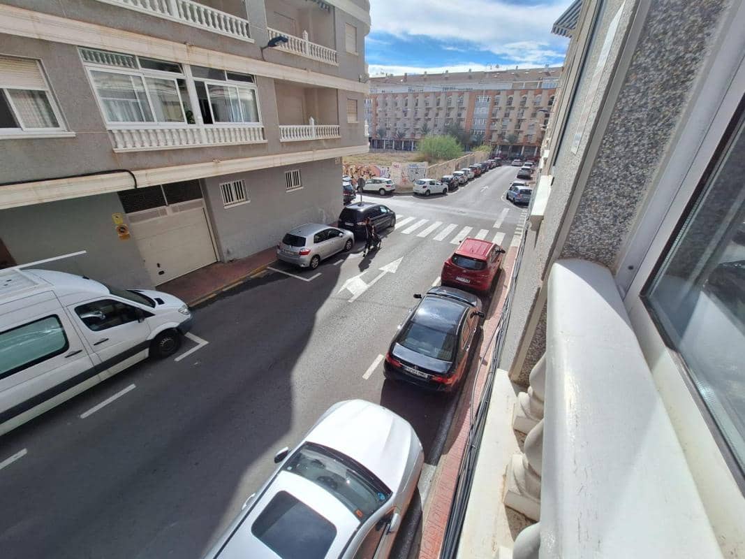 1 bedroom Apartment for sale in Torrevieja with garage - € 149,000 (Ref: 10181200)