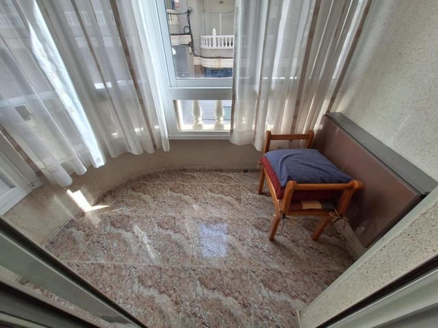 1 Zimmer Apartment zu verkaufen in Avenida Habaneras - Curva de Palangre, Torrevieja mit Garage - 149.000 € (Ref: 10181200)