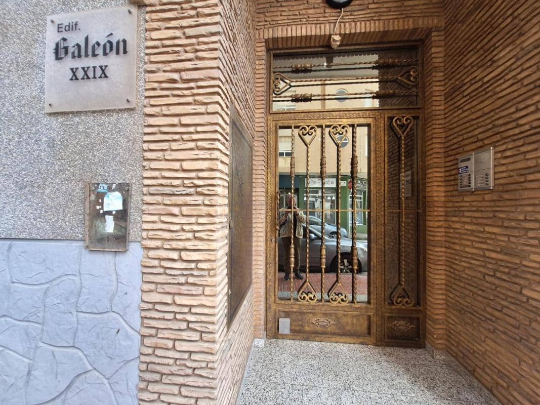 1 bedroom Apartment for sale in Torrevieja with garage - € 149,000 (Ref: 10181200)