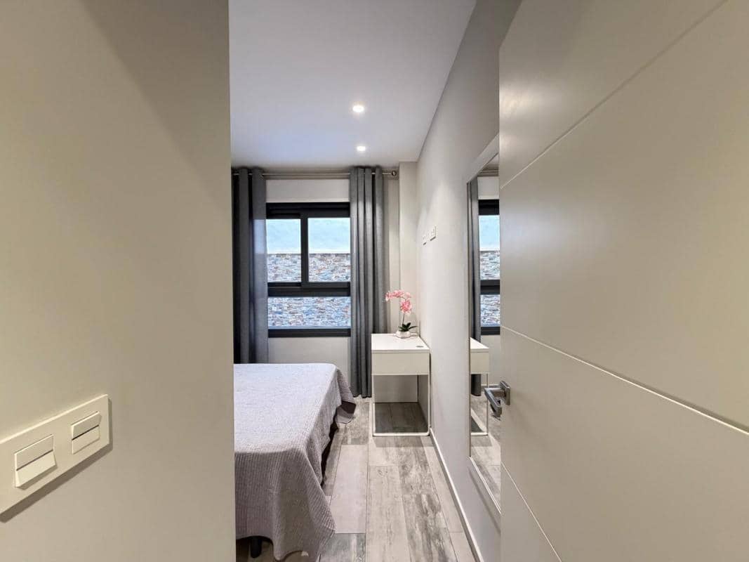 1 Zimmer Apartment zu verkaufen in Torrevieja mit Pool - 155.000 € (Ref: 10181202)