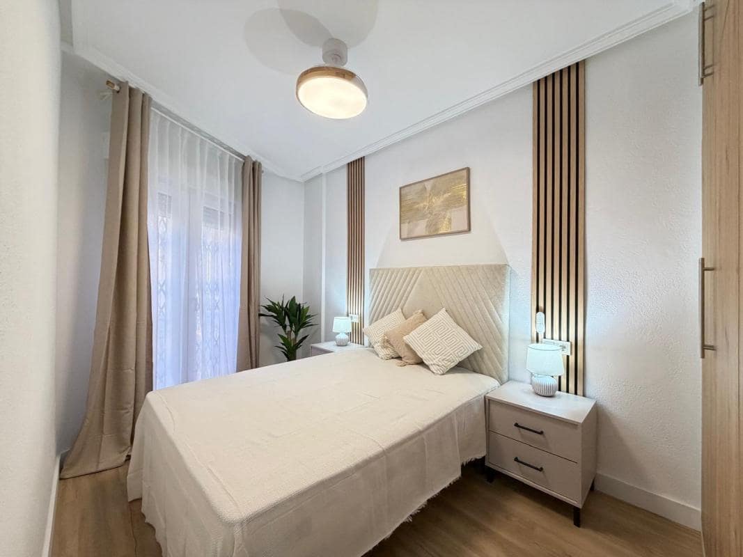 1 quarto Apartamento para venda em Torrevieja - 129 900 € (Ref: 10181206)
