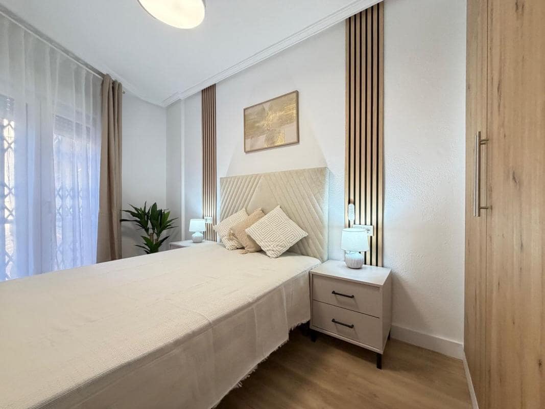 1 quarto Apartamento para venda em Torrevieja - 129 900 € (Ref: 10181206)