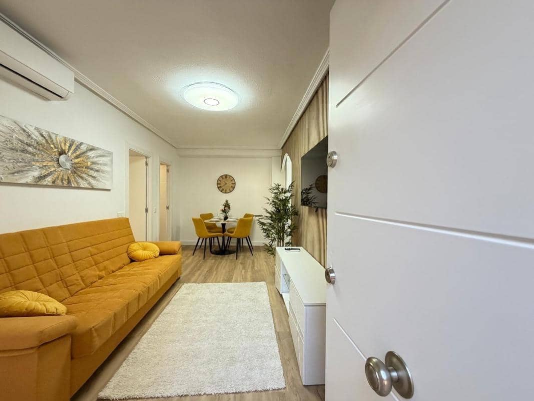 1 quarto Apartamento para venda em Torrevieja - 129 900 € (Ref: 10181206)