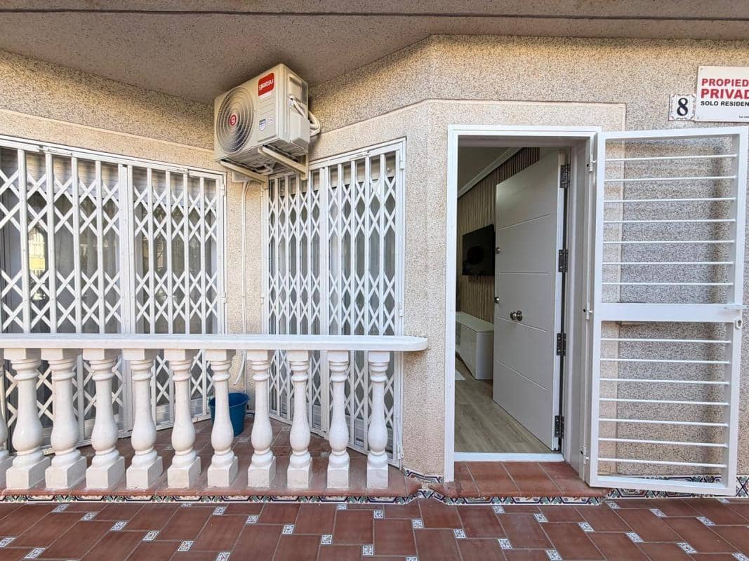 1 quarto Apartamento para venda em Torrevieja - 129 900 € (Ref: 10181206)