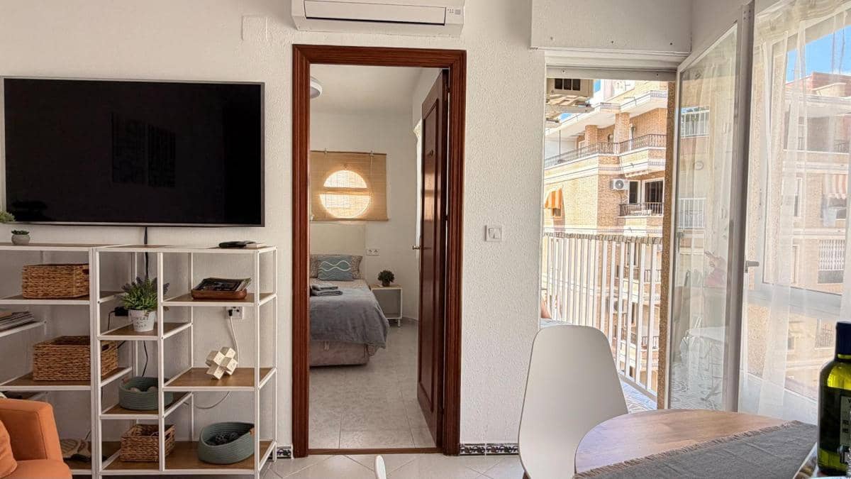 1 sovrum Lägenhet till salu i Torrevieja med garage - 149 900 € (Ref: 10181211)