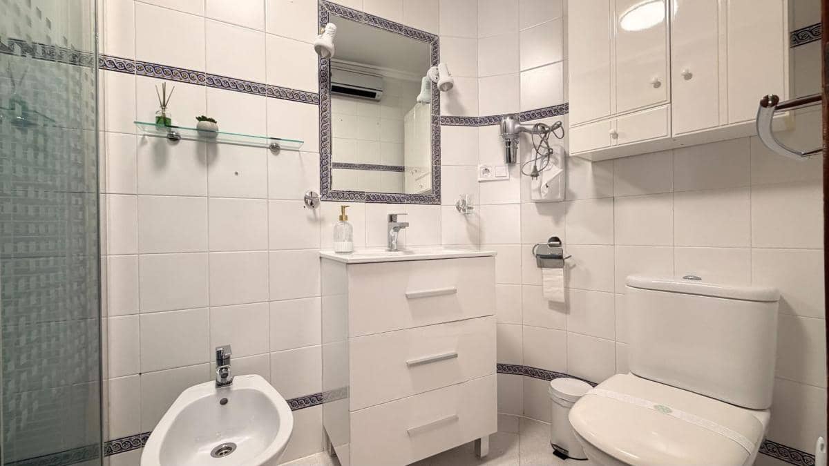 1 sovrum Lägenhet till salu i Torrevieja med garage - 149 900 € (Ref: 10181211)
