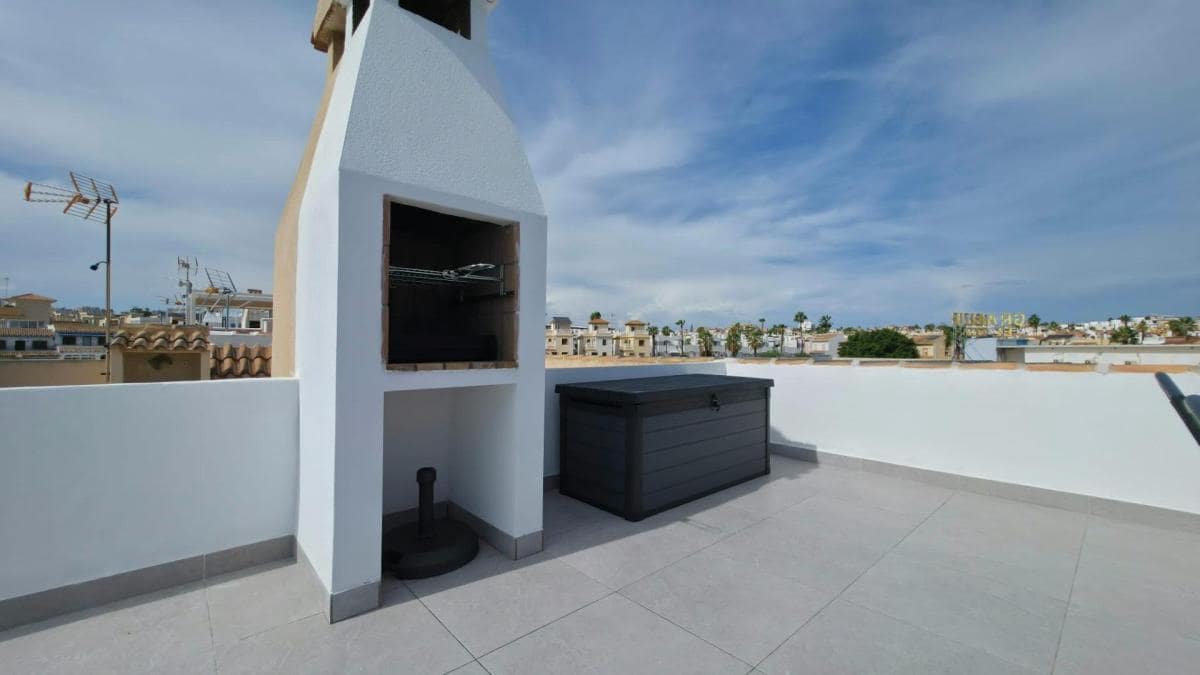 2 soveværelse Bungalow til salg i Torrevieja med swimmingpool - € 199.000 (Ref: 10181217)