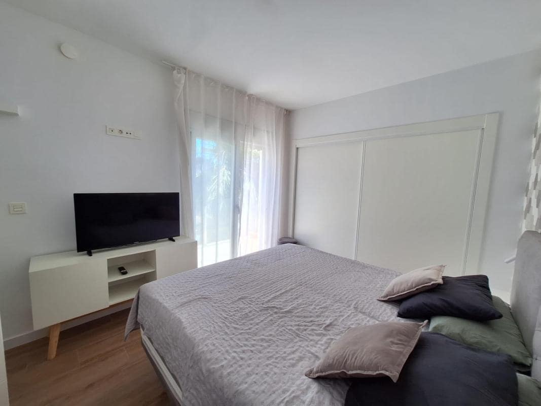 3 soveværelse Villa til salg i Torrevieja med swimmingpool garage - € 423.000 (Ref: 10181221)
