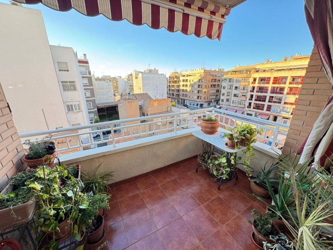 Apartamento de 4 habitaciones en Torrevieja en venta con garaje - 380.000 € (Ref: 10181230)