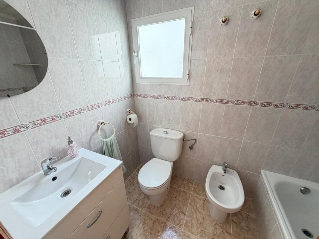 Apartamento de 2 habitaciones en Torrevieja en venta con garaje - 162.000 € (Ref: 10181261)