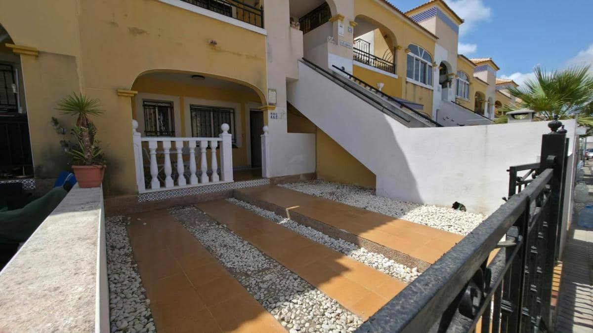 Bungalow de 2 habitaciones en Torrevieja en venta con garaje - 134.900 € (Ref: 10181263)