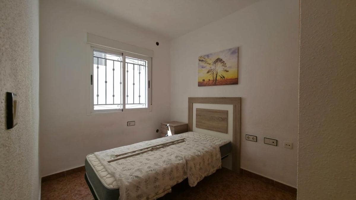 Bungalow de 2 habitaciones en Torrevieja en venta con garaje - 134.900 € (Ref: 10181263)