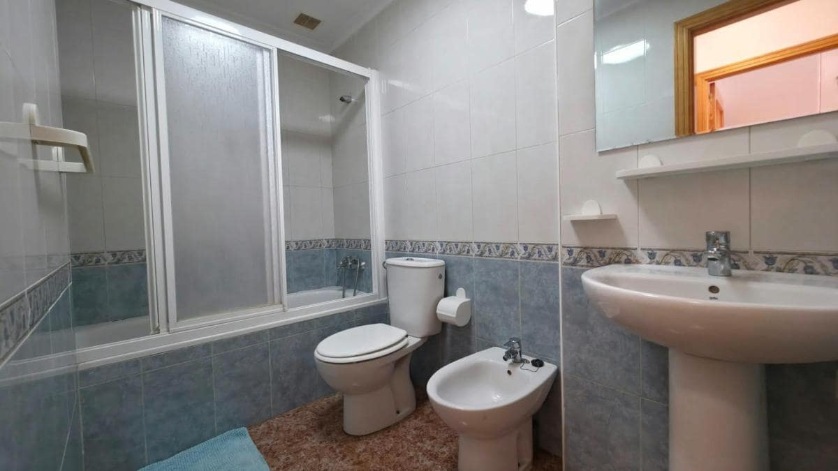 Bungalow de 2 habitaciones en Torrevieja en venta con garaje - 134.900 € (Ref: 10181263)