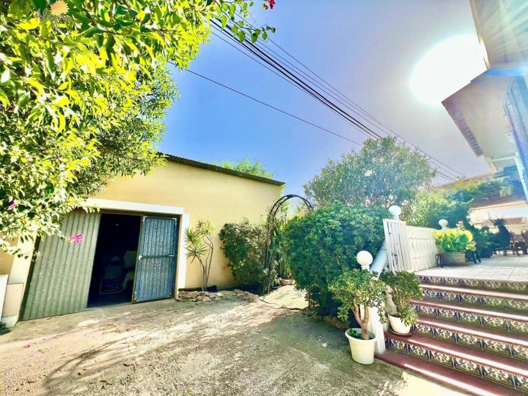 3 bedroom Villa for sale in Daya Vieja with pool garage - € 850,000 (Ref: 10181268)